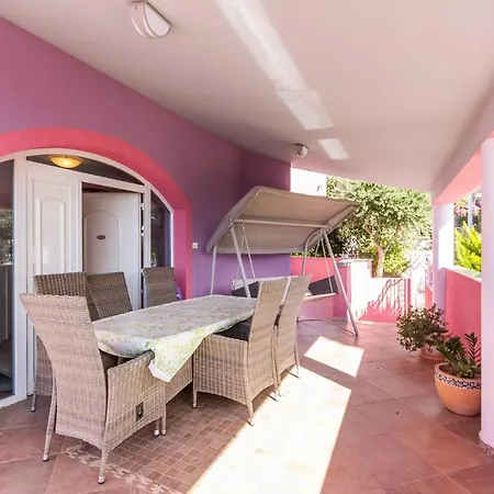 Ruzana 1465 Pula